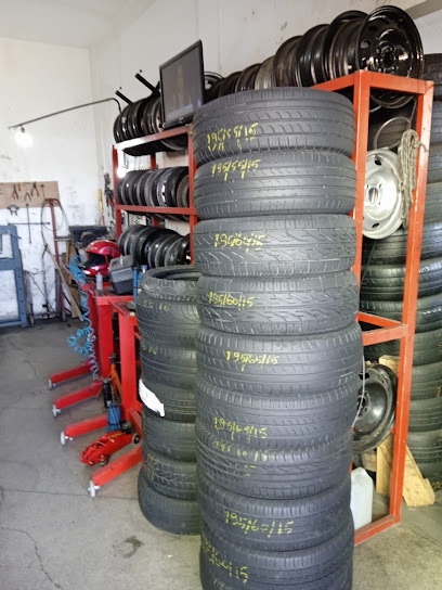 AUTO CENTER E BORRACHARIA DO CARDOSO em Curitiba - PR